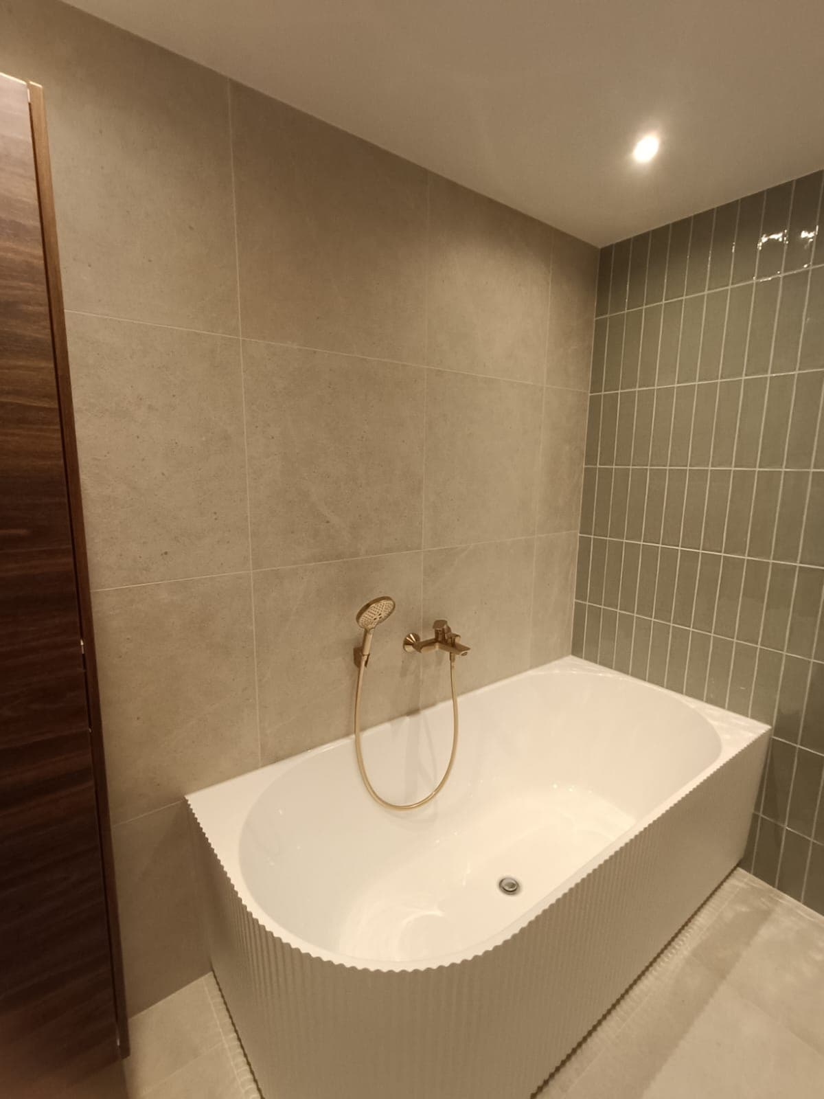 Detail van de badkamerrenovatie