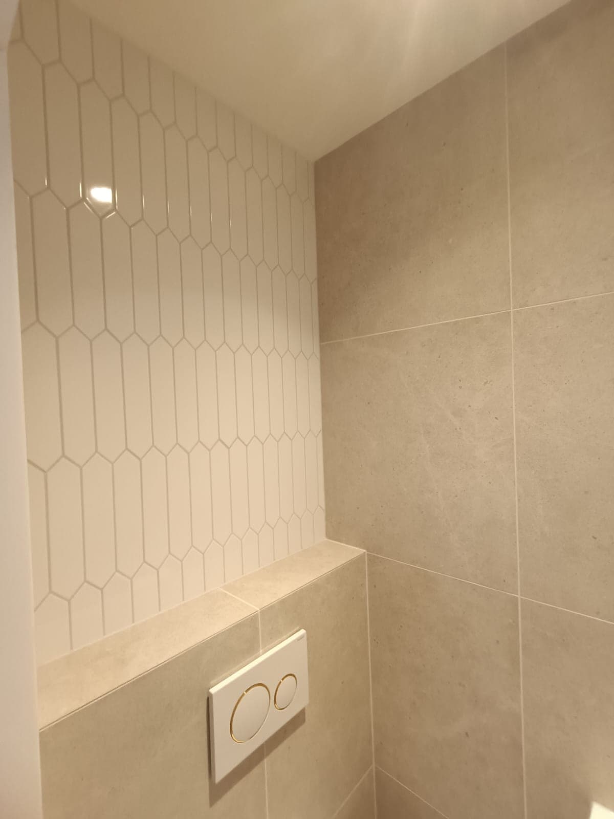 Detail van de badkamerrenovatie