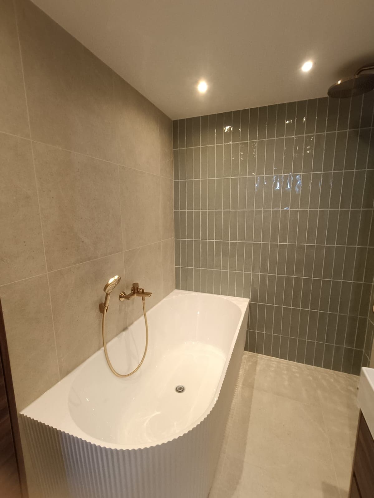 Detail van de badkamerrenovatie