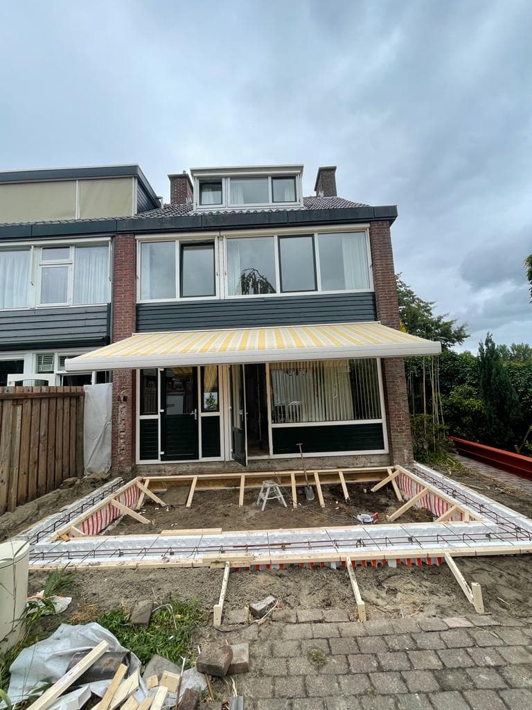 Plaatsing van de nieuwe kozijnen
